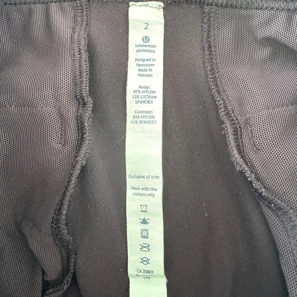 Lululemon Jet Crop *Luon